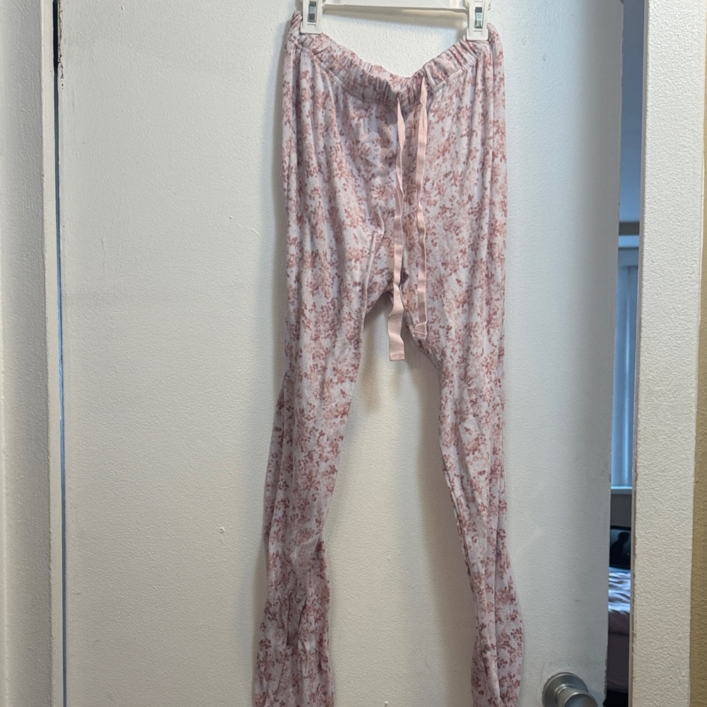 Marilyn Monroe Size M Floral Pink Pajama Pants